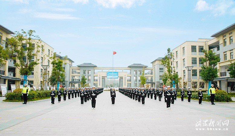 县行知小学开展小学生小交警操比赛