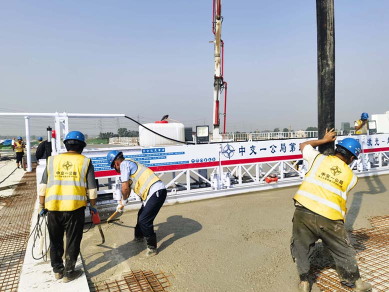 滨淮高速公路盐城段BH1标桥梁下部结构施工圆满收官